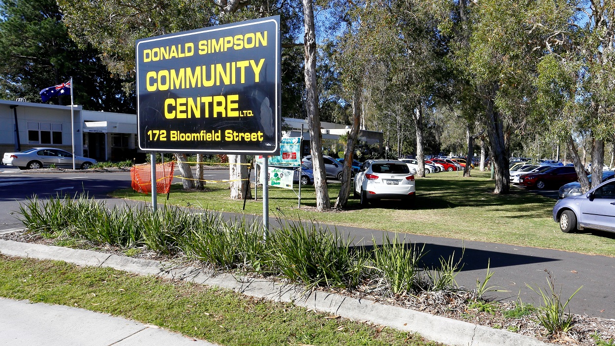 A State Government grant of $25,000 to the Donald Simpson Community Centre is described as "pork barrelling" by the Mayor..